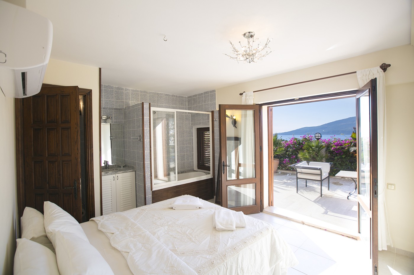 4 bedrooms villa 967